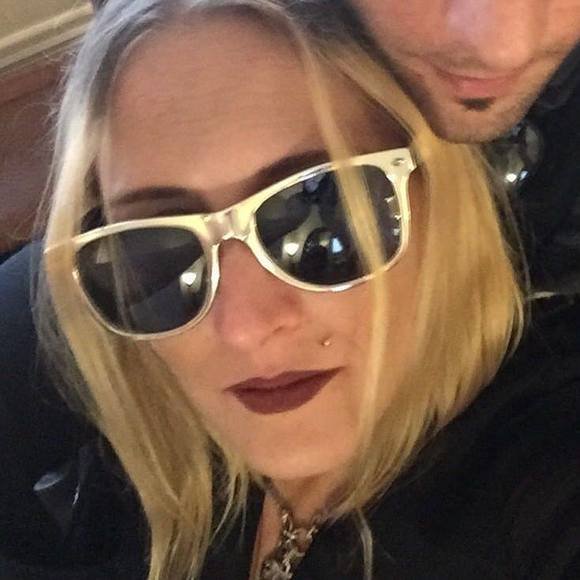 Meet your Posher, Koren - Picture 1 of 1